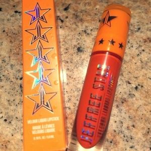 Jeffree Star - Liquid Lipstick in Coral Fixation